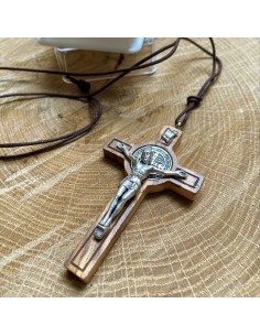 Houten kruis hanger heilige Benedictus met kleine doos 2