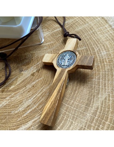 Wooden cross pendant of Saint Benoît and small box