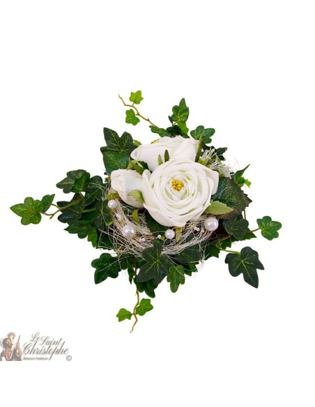 Ramo de flores en corona blanca