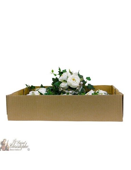 Bouquet de fleurs en couronne blanche