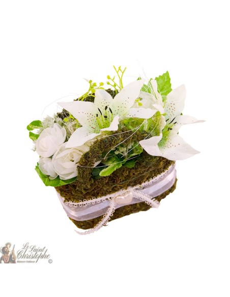 Bouquet of artificial flowers - flower basket