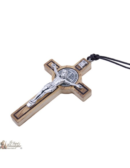 Wooden cross pendant of Saint Benoît and small box