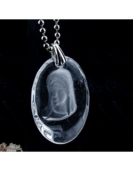 Pendant of the Virgin in transparent glass