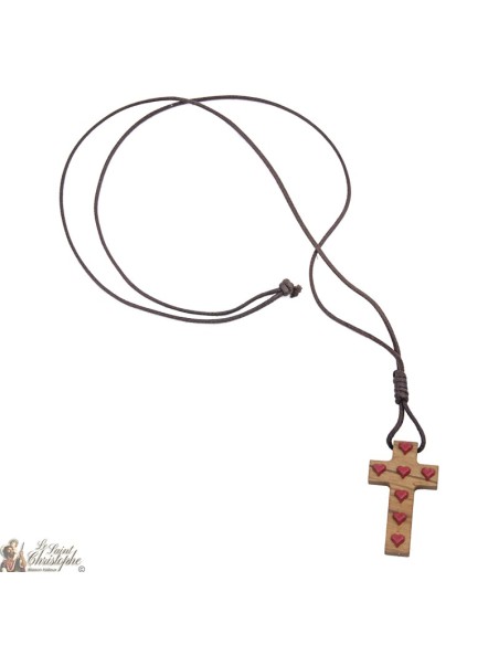 Collier Cordon et croix en bois avec coeurs rouges